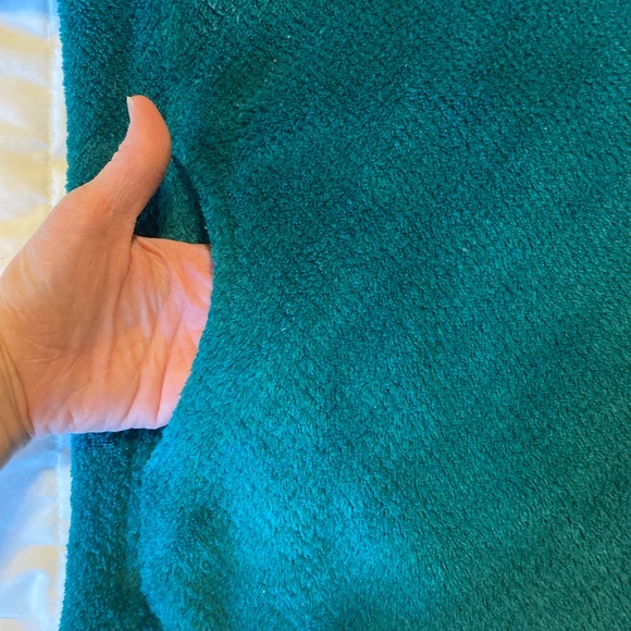 Patagonia Snap up colored sweater with kangaroo pockets. Size Medium. - Picture 2 of 4